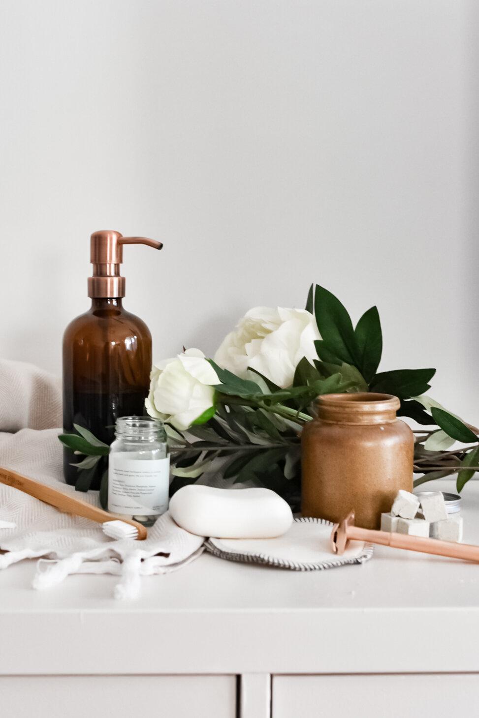 Ethical ⁣and⁢ organic‌ toiletries⁣ for a conscious boho ⁢bathroom