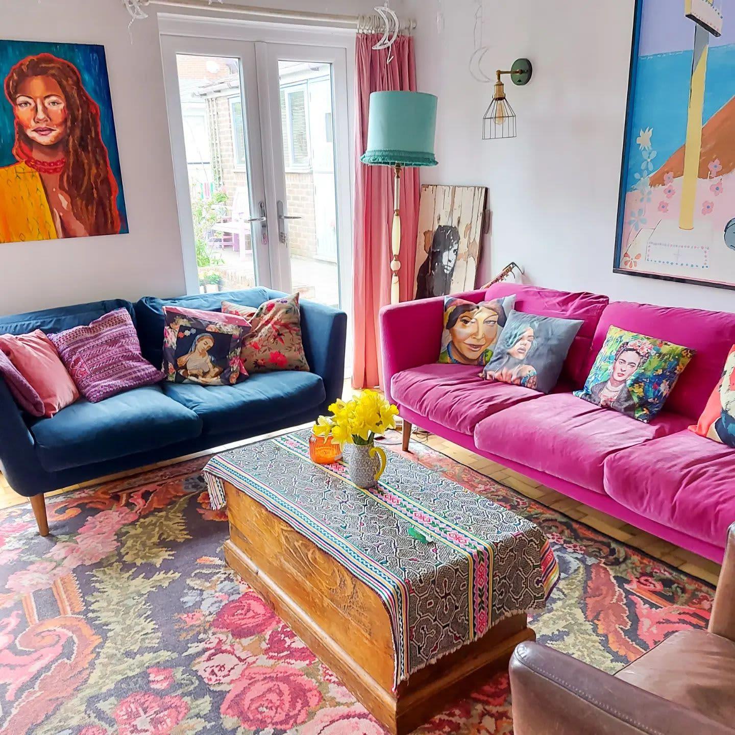 Bohemian ‍Living Room:⁤ Embrace vibrant colors and eclectic accessories