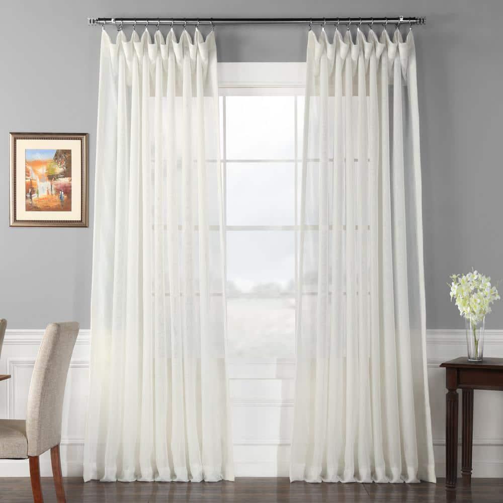 Layer your ⁤curtains with sheer fabrics to let ‌in natural light in your⁣ earthy living room