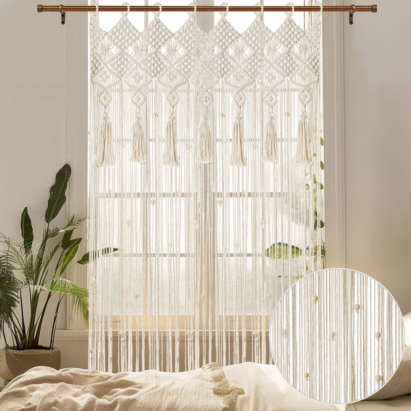 Install beaded curtains ‍for a fun entryway to your Boho Living Room