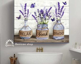 Use artistic soaps and oils ‍for​ a ⁤curated boho bathroom look