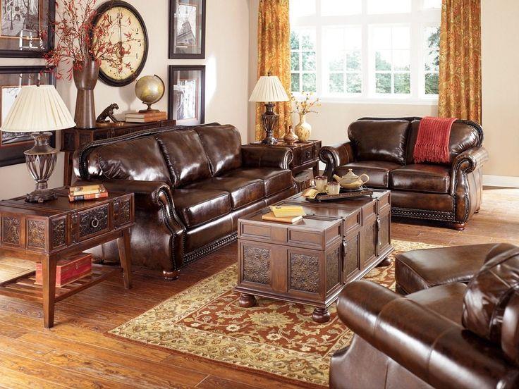 Incorporate antique wooden furniture pieces to ⁢add warmth and character to your vintage living room