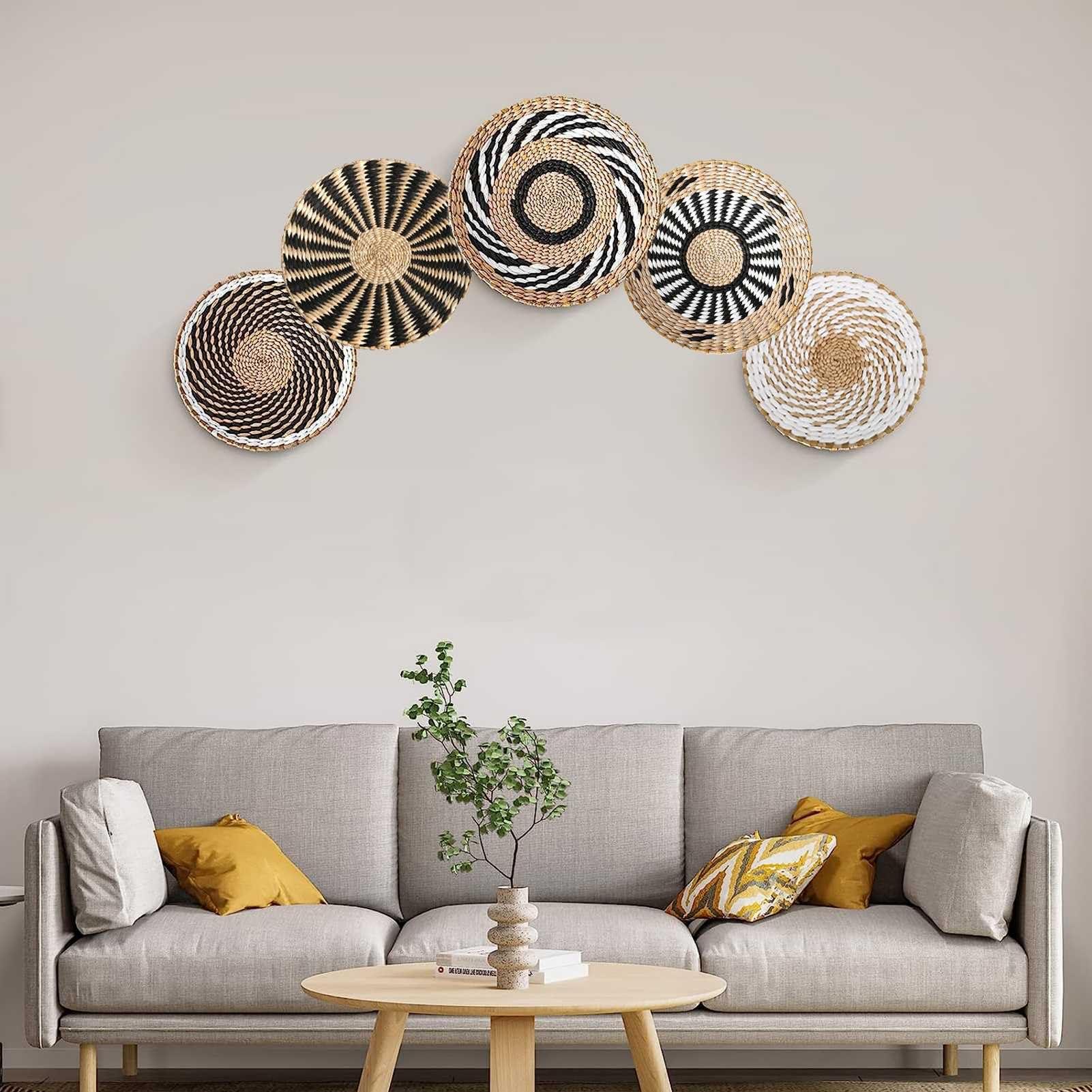 Hang⁤ woven⁢ wall​ baskets for a unique design ‌element‍ in your Earthy Living⁣ Room