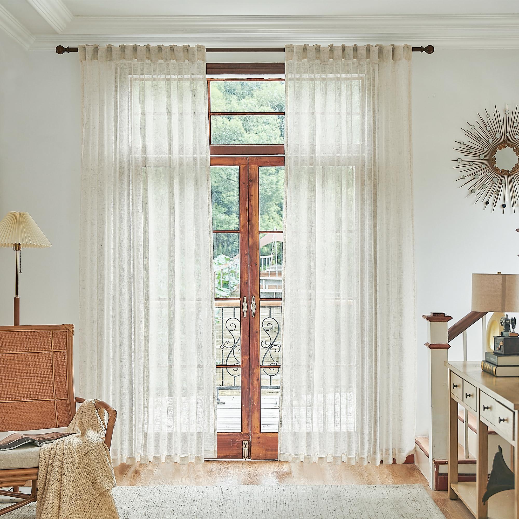 Opt for warm, ⁢simple curtains to frame⁤ windows and soften⁢ your Earthy Living⁢ Room