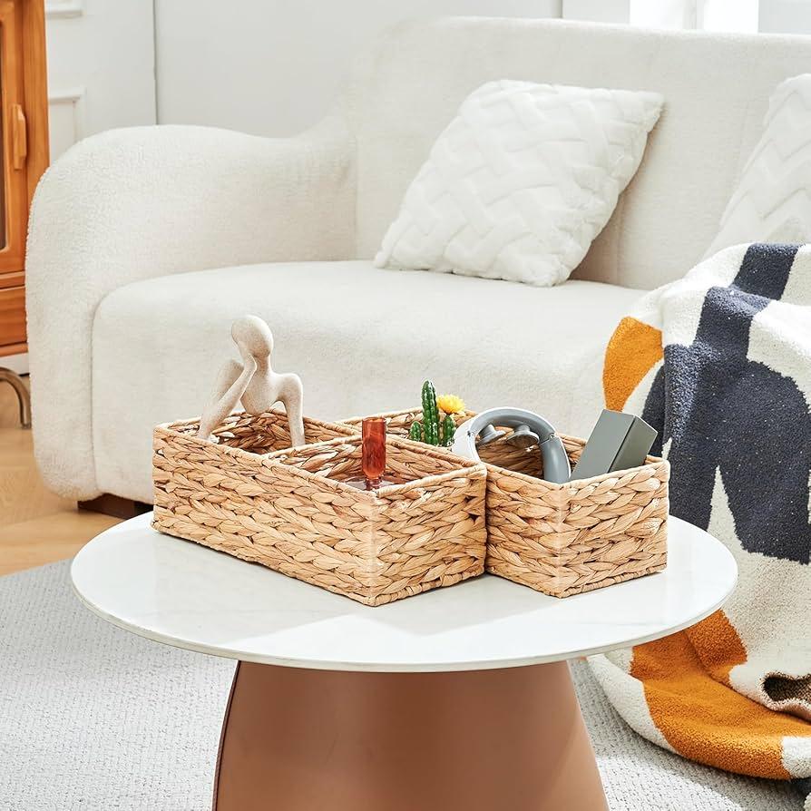 Use woven baskets for stylish storage solutions in ⁣your Earthy Living Room