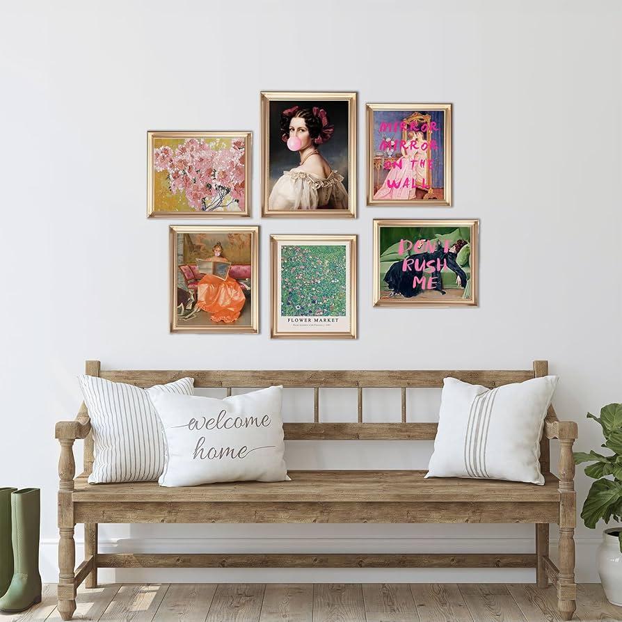 Adorn‍ your vintage living room with eclectic ⁢wall decor, blending different eras and styles