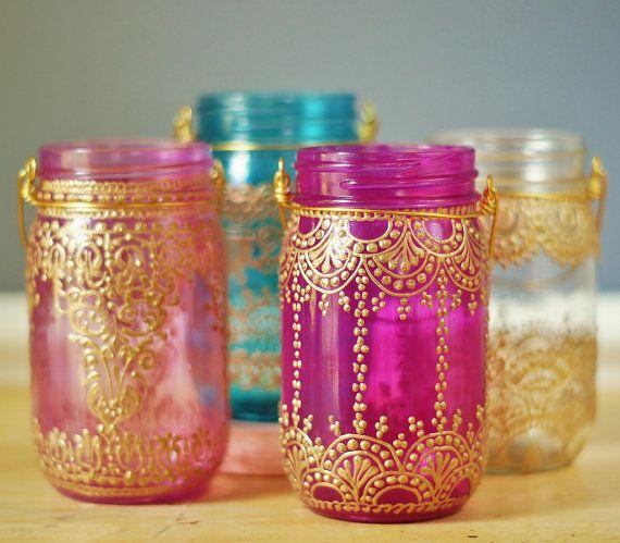 Colorful glass jars add a playful‌ touch to⁤ your boho bathroom