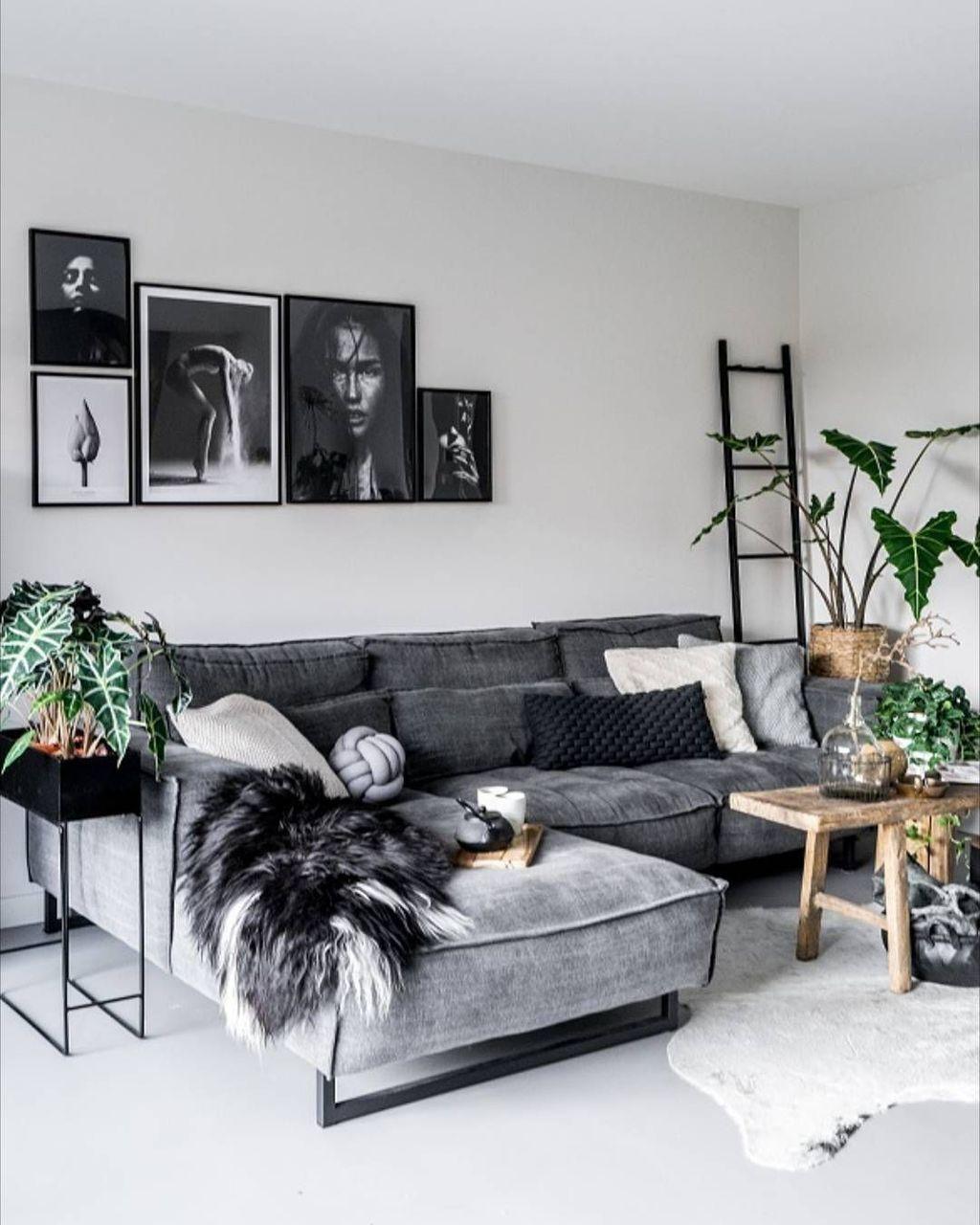 Modern Monochrome: Stick to ⁢black and white for a‍ striking Living Room