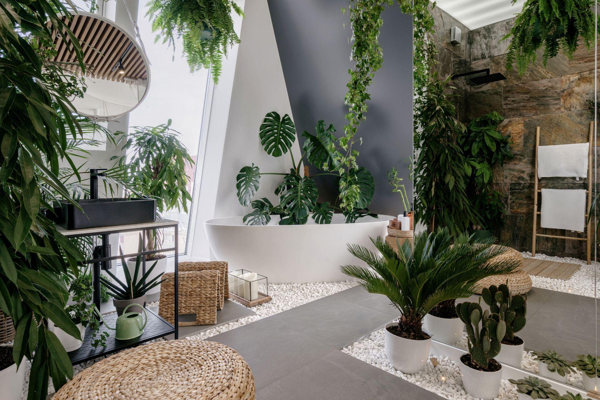 Embrace nature with indoor plants ‌in your boho bathroom