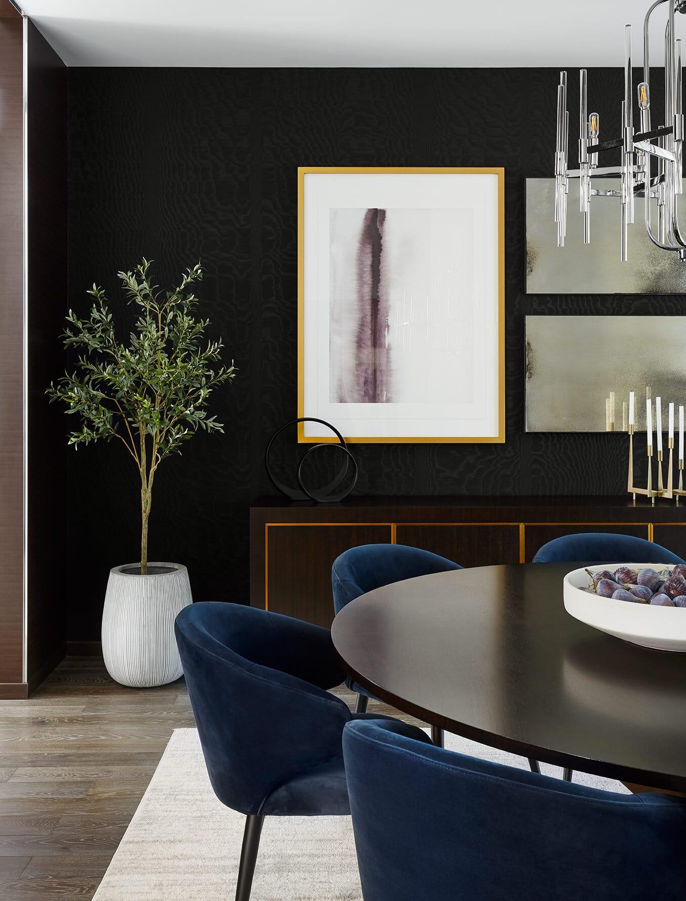 Mix metals—brass, silver, and ⁤black—to add depth to ‍your contemporary living​ room