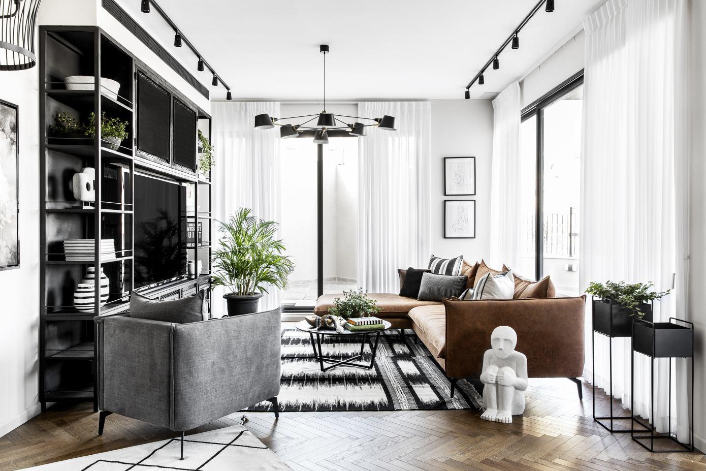 Urban ⁣Chic Living Room: Sleek design ⁤meets comfort in an energetic city ‌setting