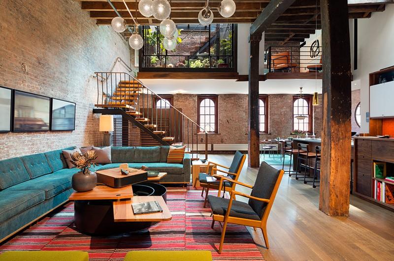 Industrial Living Room: Raw materials meet modern design for urban chic