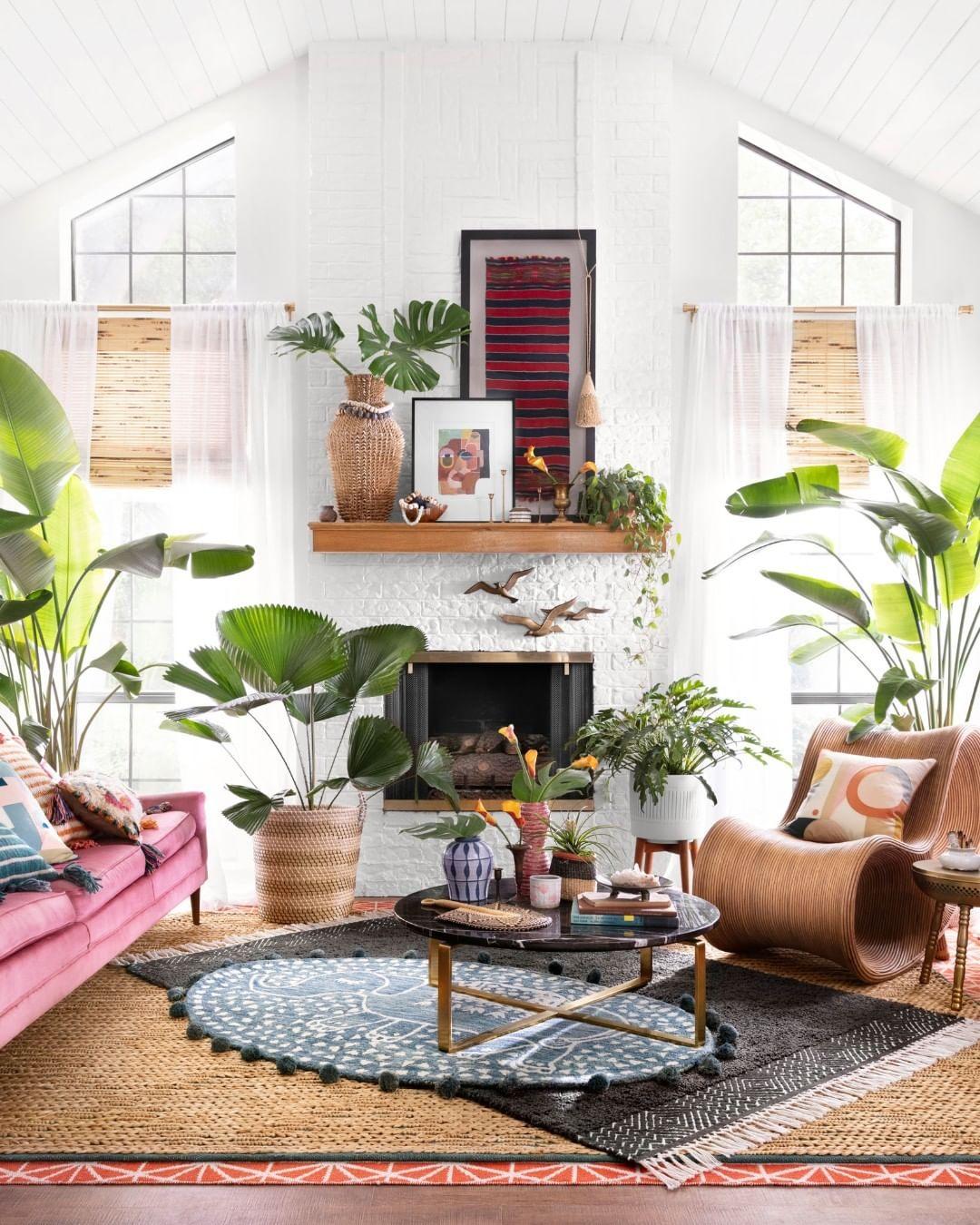 Use low-level furniture for a casual and ⁢relaxed atmosphere in your Boho Living Room