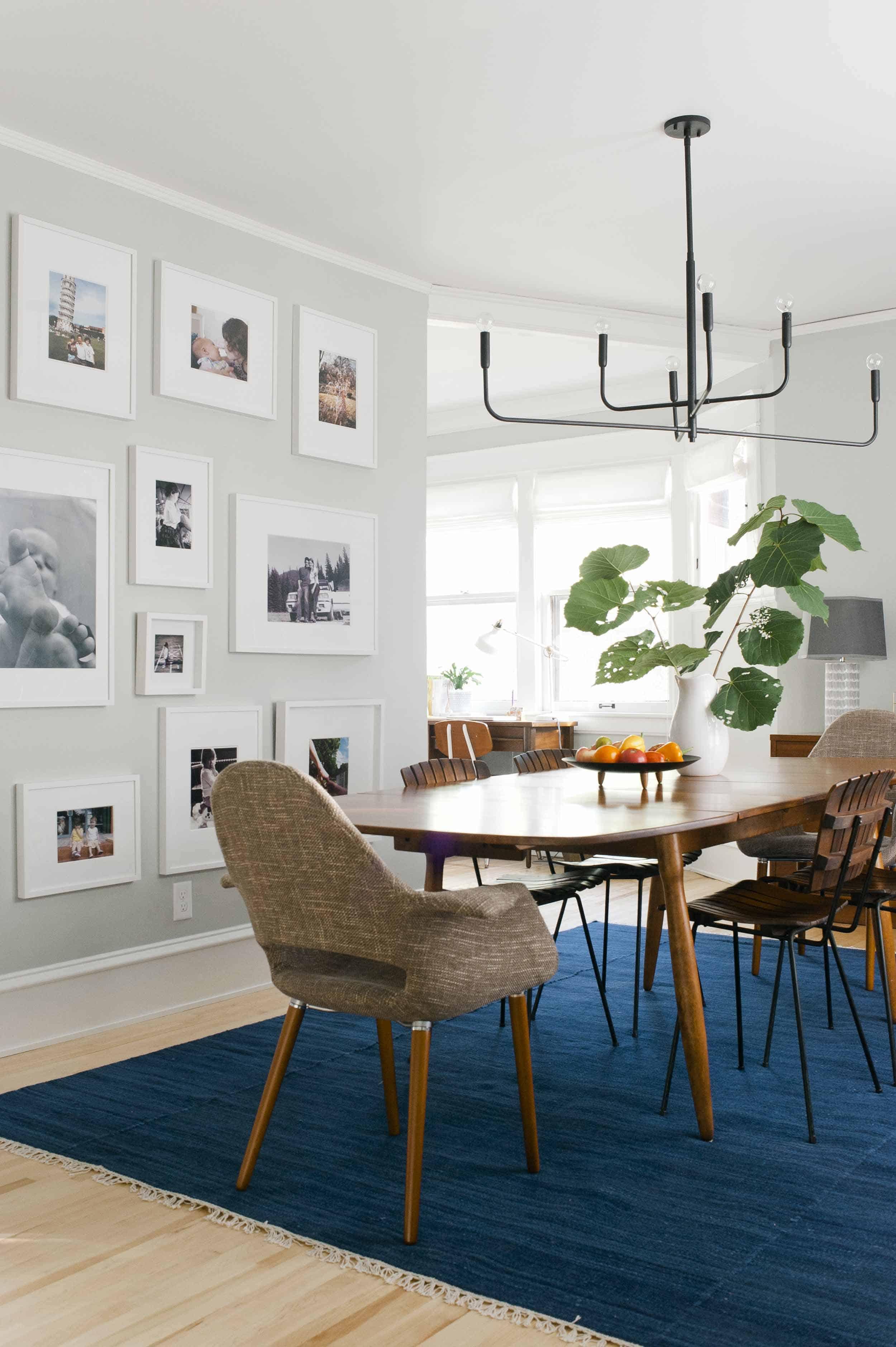 Use‍ mismatched dining chairs for​ an eclectic yet charming dining area in your Vintage ⁣Living Room