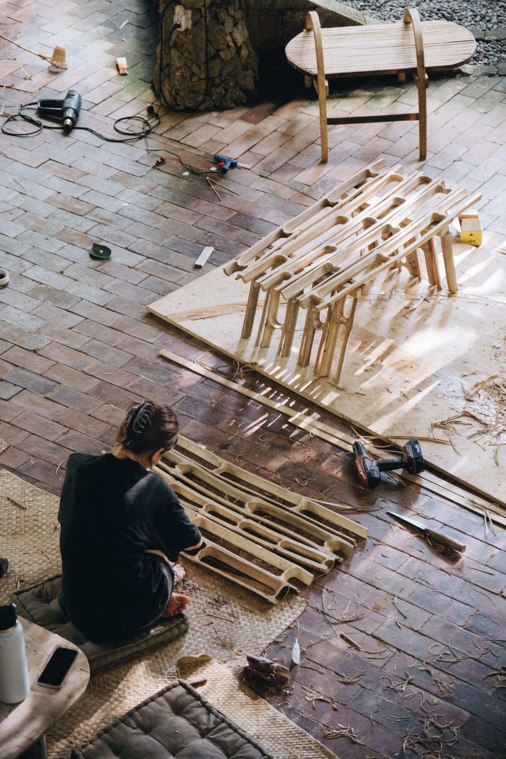 Choose⁤ a sustainable ​coffee ​table ‌made from bamboo or reclaimed materials for an earthy touch