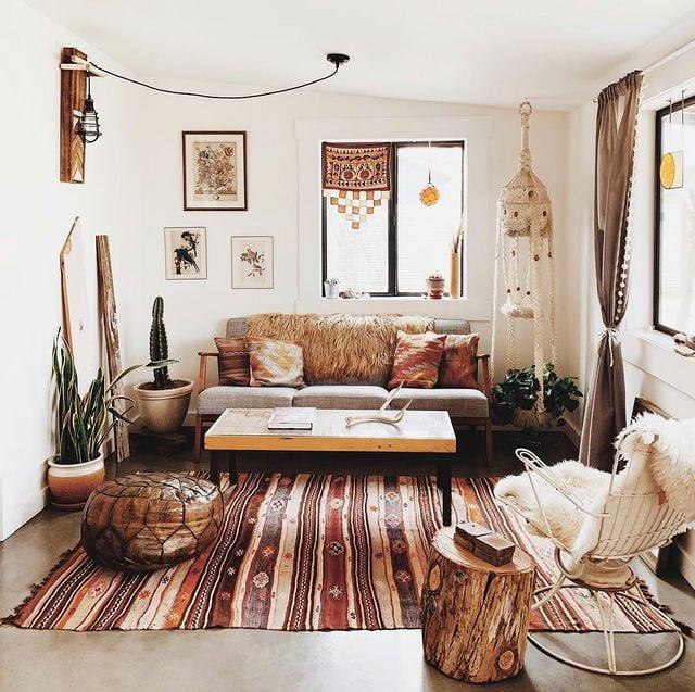 Opt for natural‌ wood finishes to​ bring‌ warmth and rustic charm ⁤to your Boho Living Room