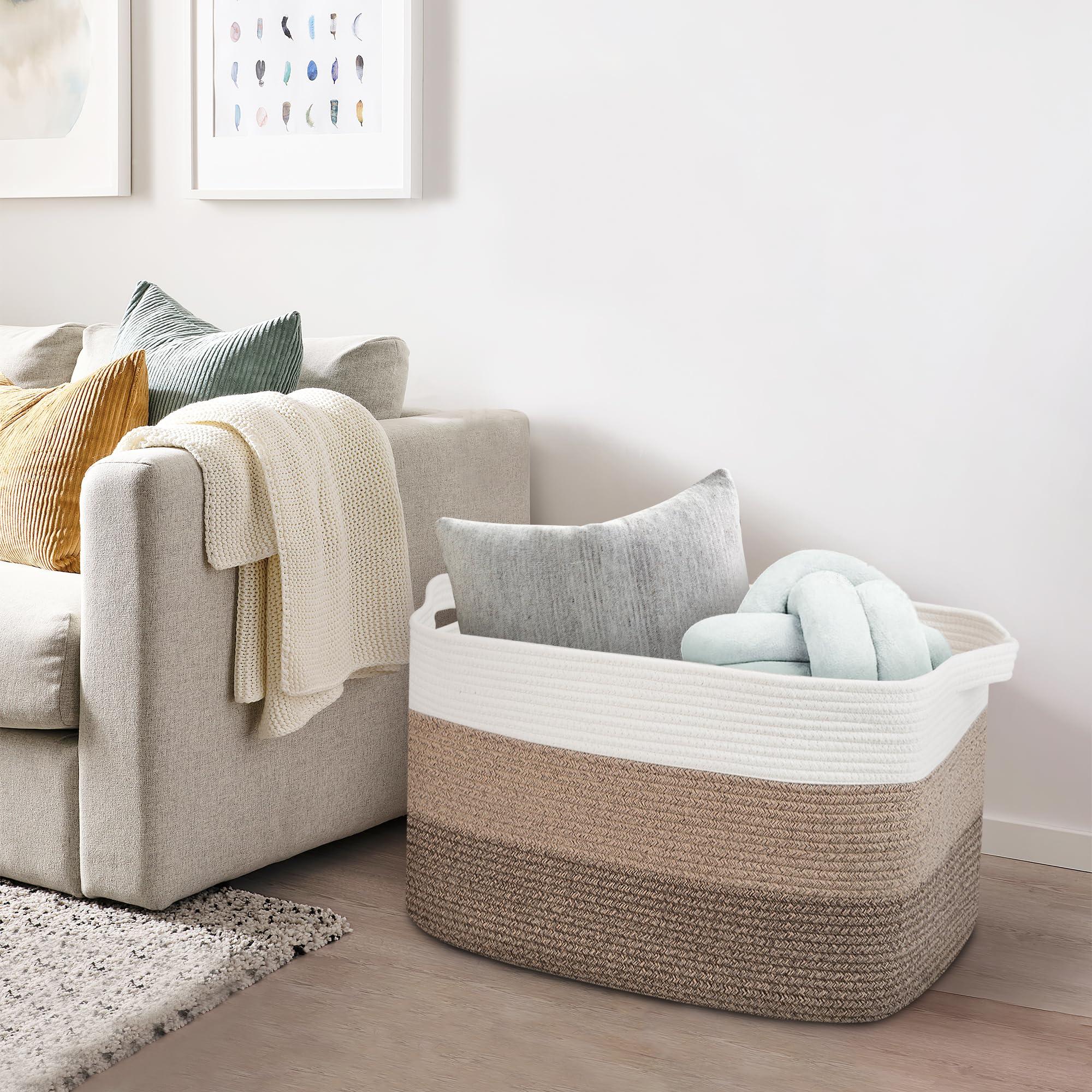 Include woven baskets for stylish storage solutions that enhance your ⁤earthy living room