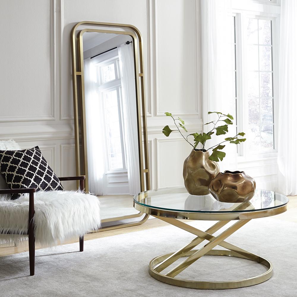 Use mirrors ⁤strategically to expand the perception of space in your contemporary living room