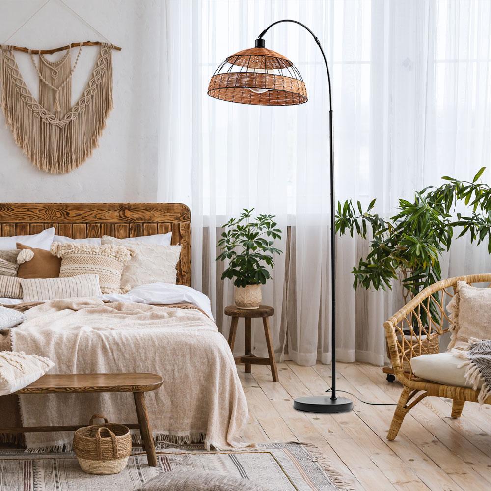 A unique floor lamp provides functional lighting and style for your ⁤Boho Living Room