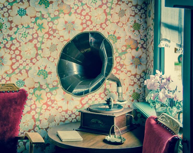 Opt for a bold, patterned wallpaper to add character to your vintage​ living room