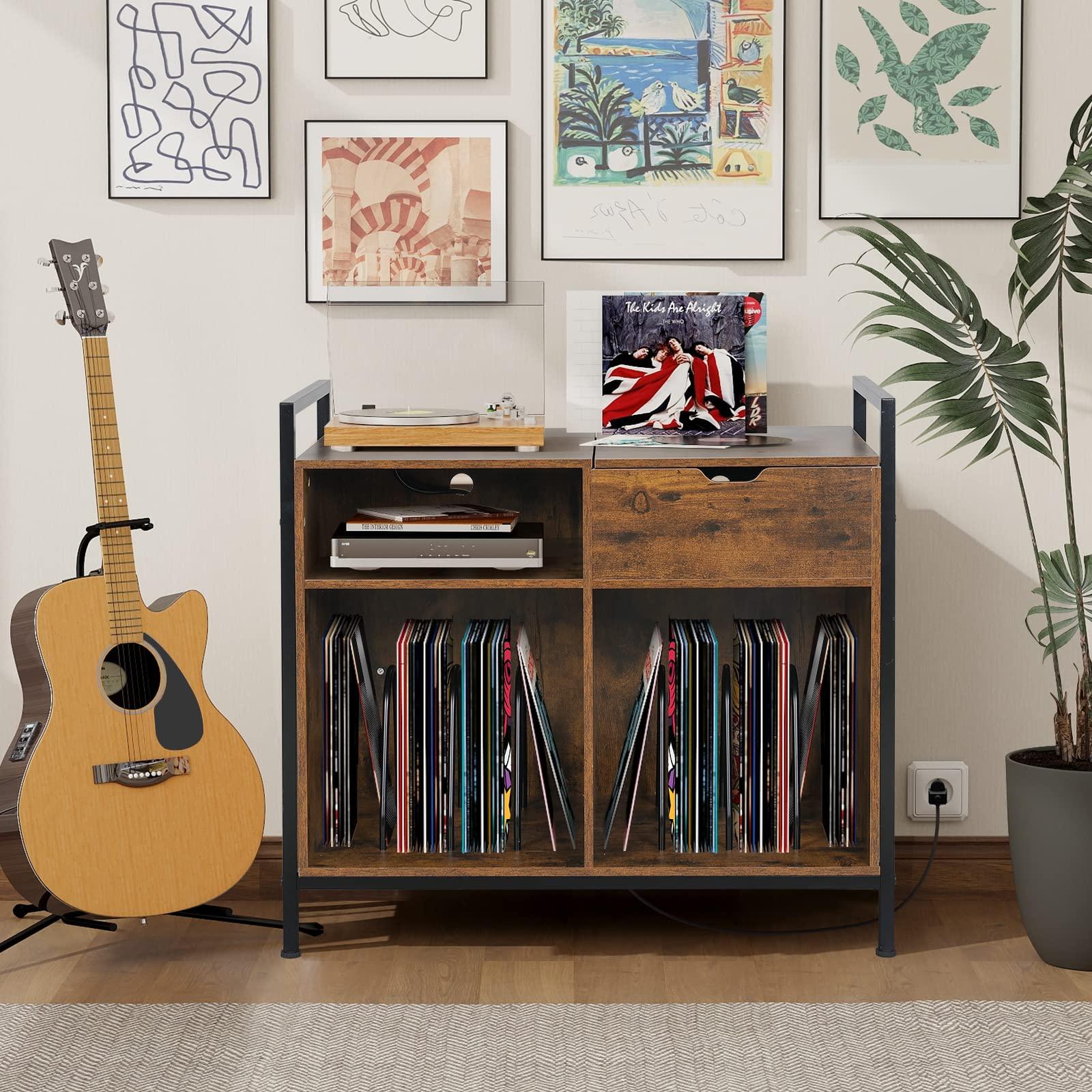 Integrate a record player station for nostalgic tunes ⁣in your vintage living room