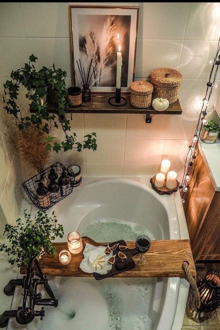 Arrange‍ a spa-like⁢ corner with ‌candles in your boho bathroom