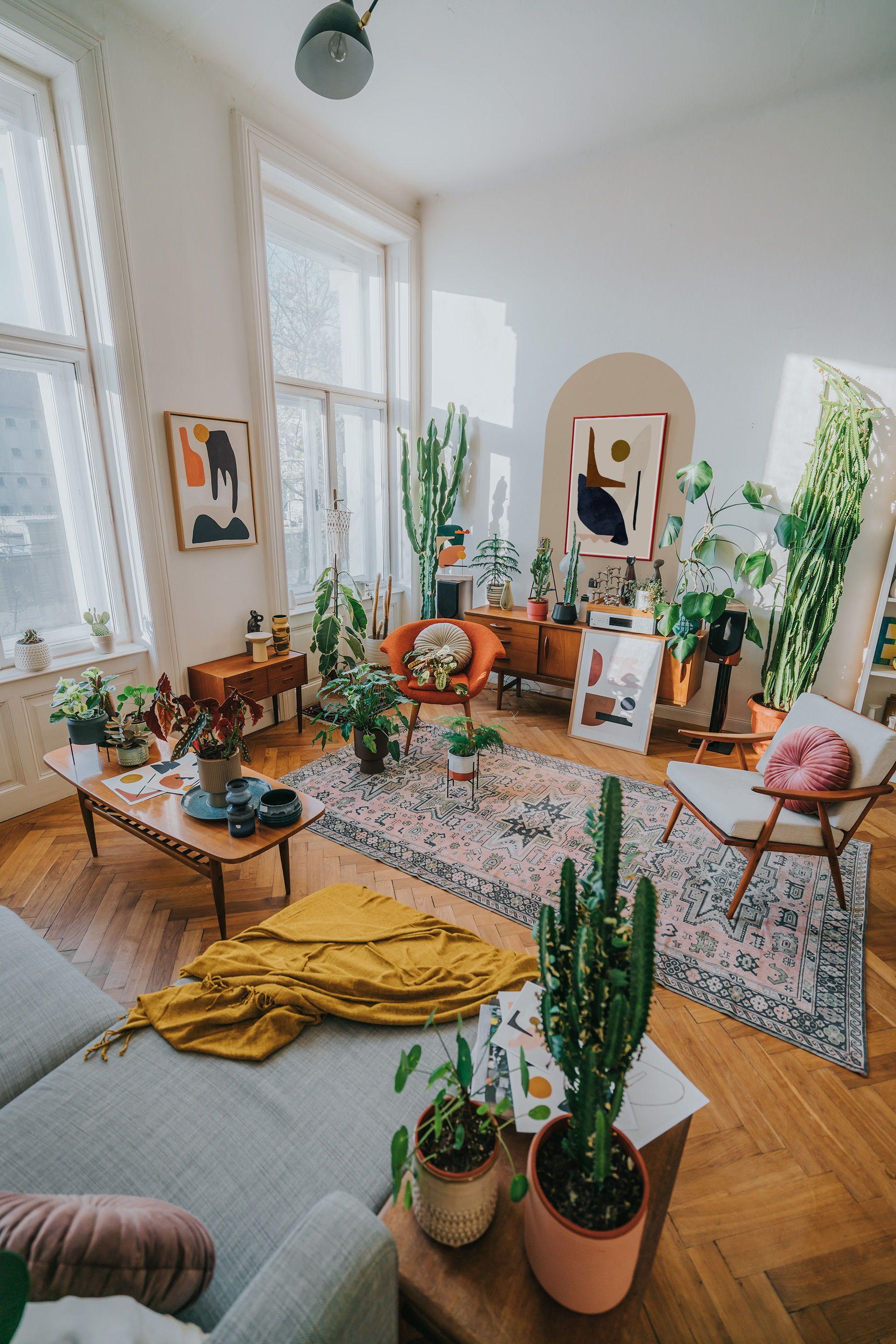 Incorporate plants to add ⁤freshness and color to your vintage living room