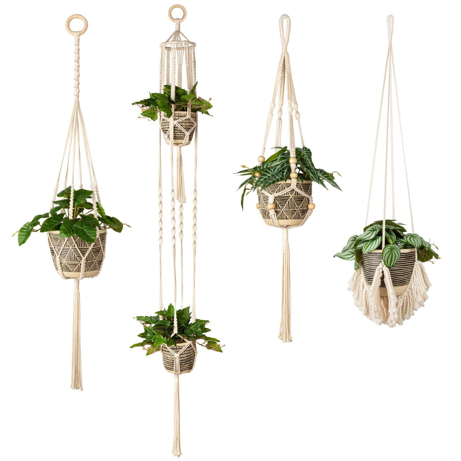 Hang macramé ‌plant holders for ⁣a bohemian touch​ in your​ earthy living room