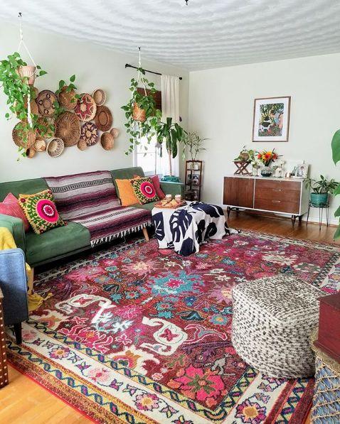 Layer vibrant rugs for a cozy ⁢centerpiece in your Boho Living Room space