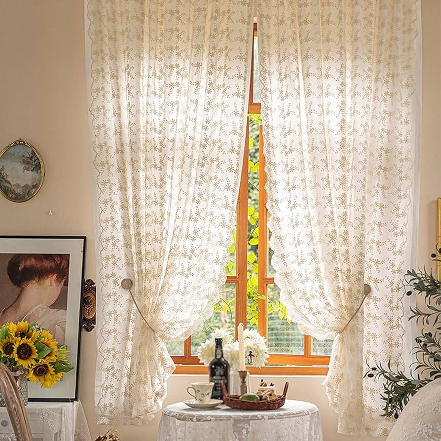 Hang vintage curtains to frame ​your⁢ windows while enhancing vintage​ living room ​aesthetics