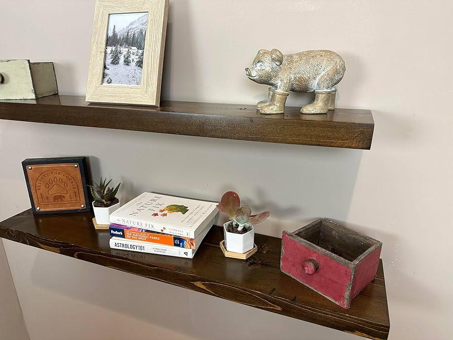 Install reclaimed wood shelves ⁢for ⁢an authentic​ touch in your ⁣earthy living room