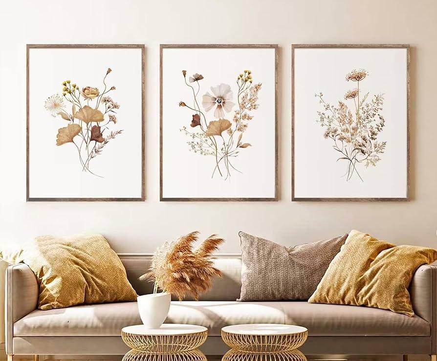 Create a gallery wall ‍featuring botanical prints in your earthy living room