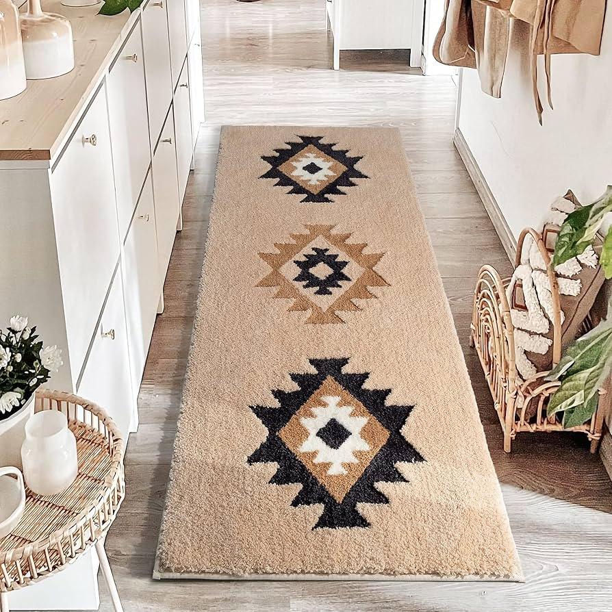 Textured rugs offer comfort and style in your ​boho bathroom