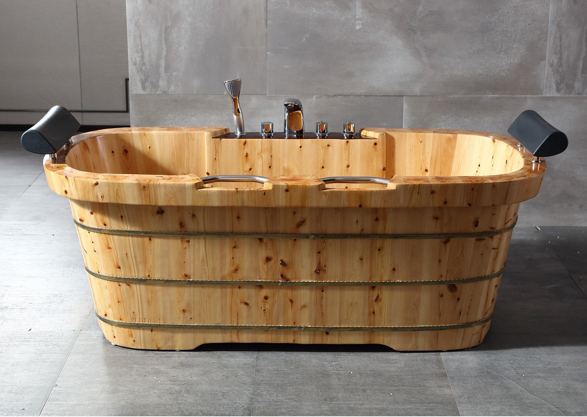 Incorporate a freestanding soaking⁢ tub in your Chalet Bathroom design