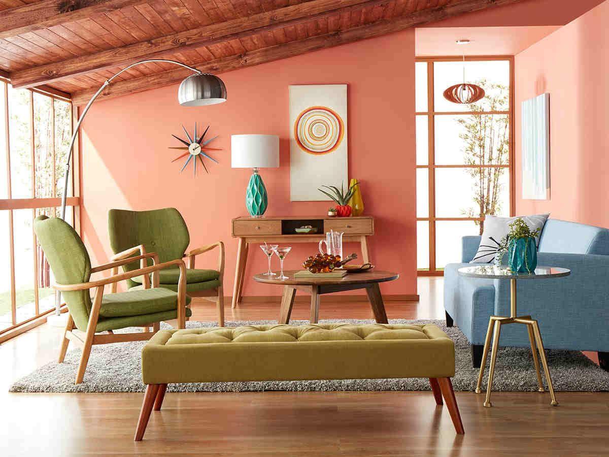 Retro⁢ Armchairs: ​Mid-century designs in bold colors⁣ breathe life into ⁢your vintage living room