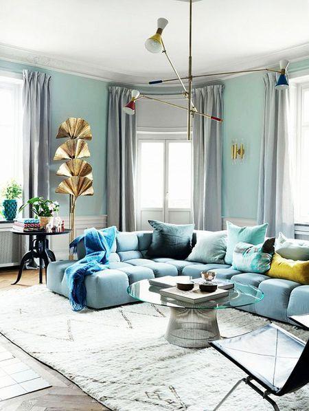 Use a soft blue palette for a calming blue living room