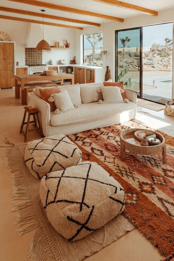 Layering rugs can add visual intrigue and comfort to your‌ Earthy Living Room‌ floor